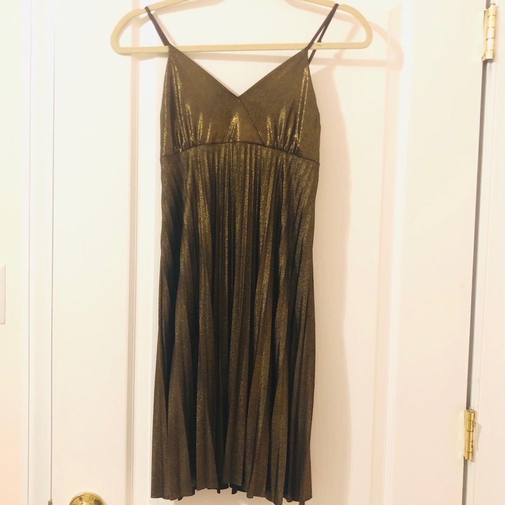 BLOOMINGDALES PLEATED GOLD evening mini dress 👗